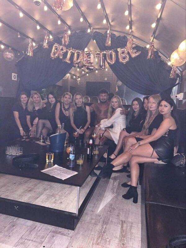 Logan-grafiki-2-600x800 (1)