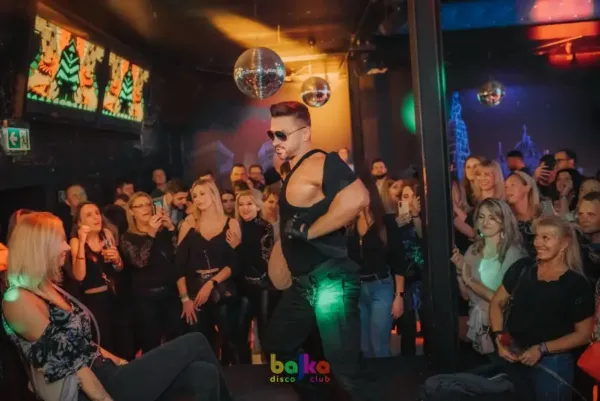 Taniec-na-imprezie-6-600x401